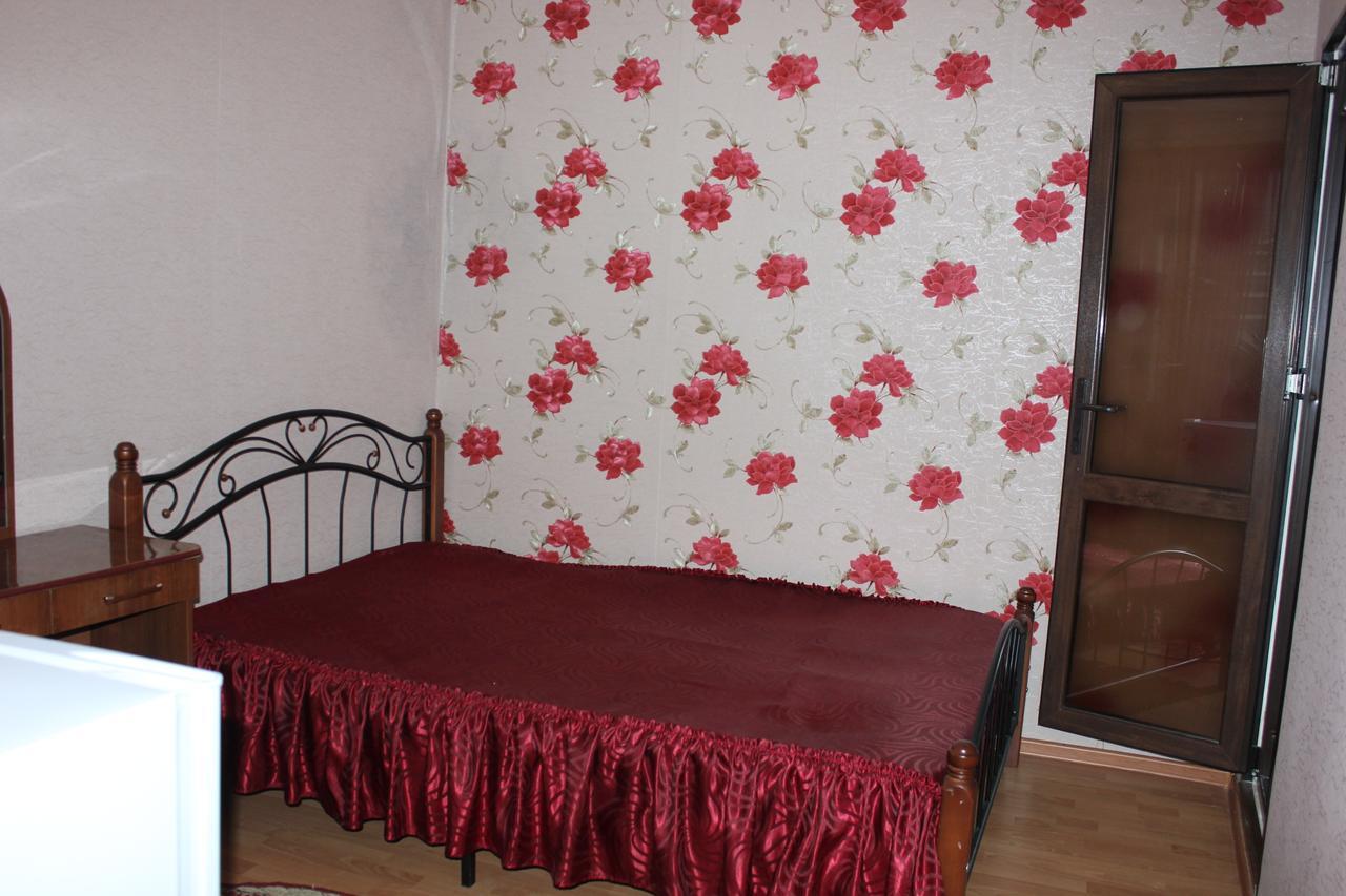 Nina Mini Hotel Gagra Exterior foto